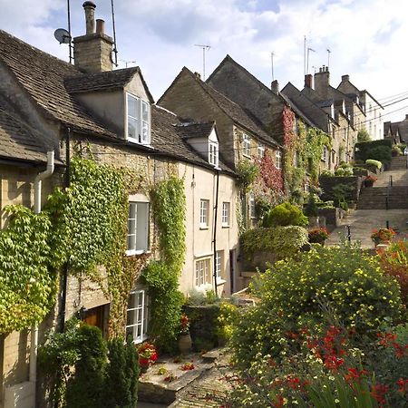 Well Cottage: A Cotswold Cottage At The Heart Of The Village Of Crudwell エクステリア 写真